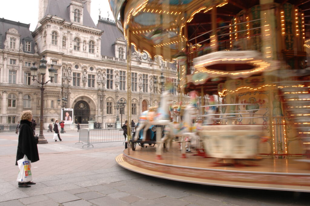 Merry Go Round Hotel de Ville Paris